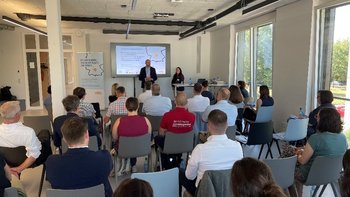 Begrüßung durch Prof. Dr. Kim-Patrick Sabla-Dimitrov, Rektor der Pädagogischen Hochschule Schwäbisch Gmünd und Nadine Kaiser, Geschäftsführerin der WiRO Bildquelle: WiRO