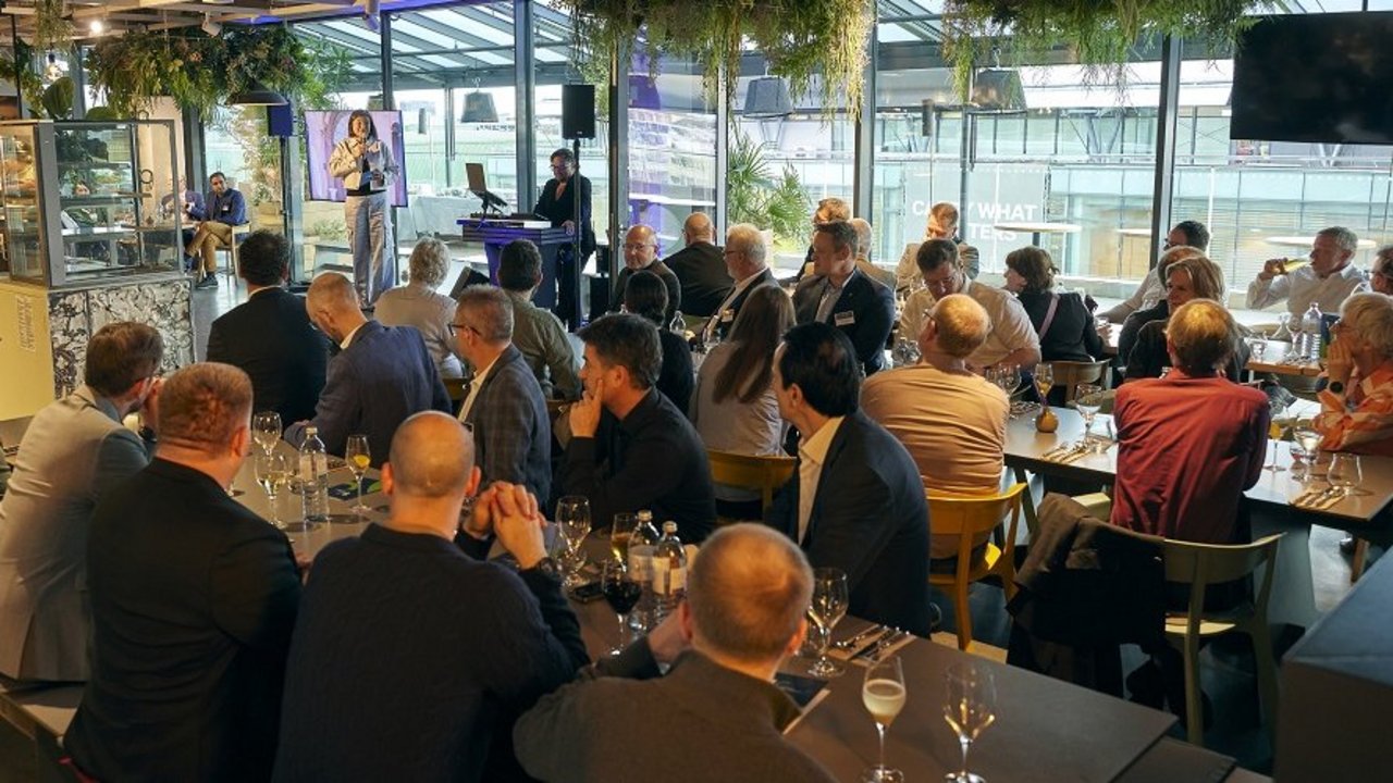 Bild des Publikums beim Jubiläum des Netzwerks Smart Industries.