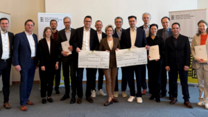 Gruppenbild bei der Fördercheckübergabe