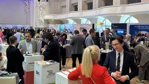 Bild des Ausstellungsraums bei den Deutschen Biotechnologietagen 2026 in Leipzig.