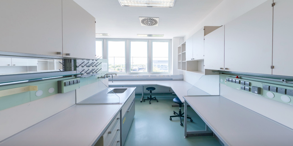 Das Innovationsareal THE PLANT in Konstanz bietet Unternehmen aus dem Life Science Bereich attraktive Außenflächen, Büroräume und modernste Labore.