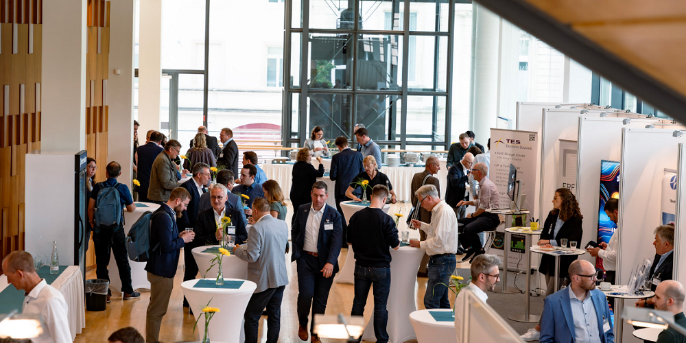 Bild der Teilnehmenden bei der microTEC Clusterkonferenz 2026 